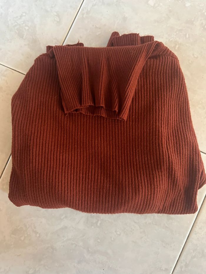 Pull fin à col roulé marron