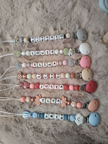 Attache tétine silicone 🌸