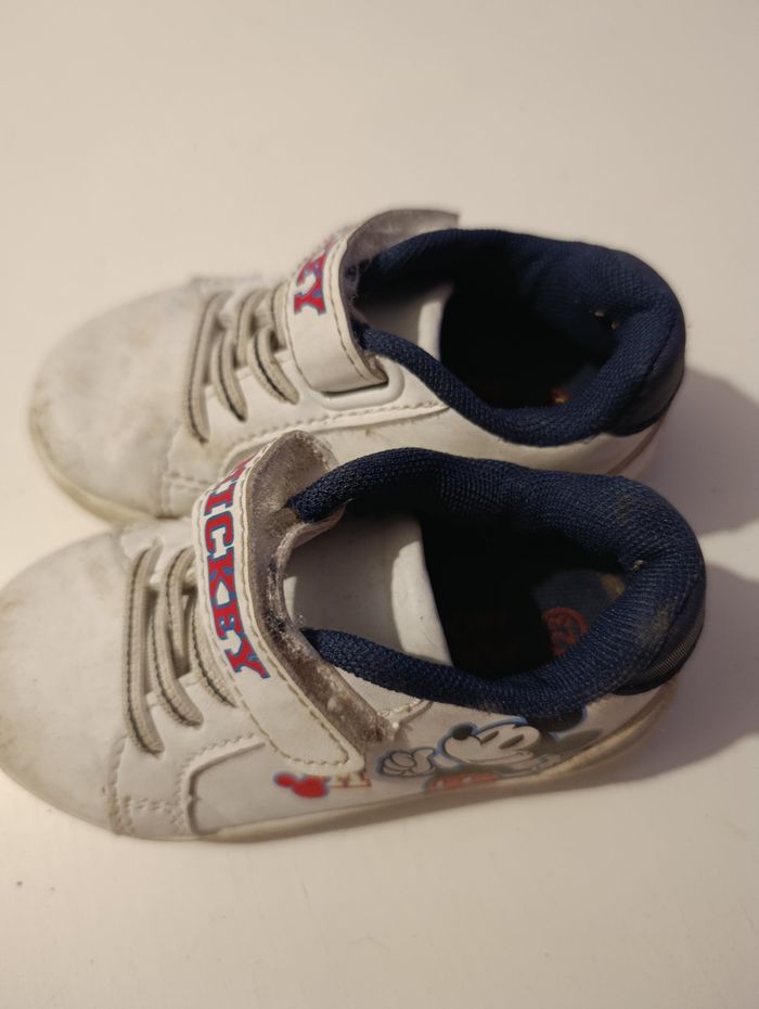Baskets pointure 23 - photo numéro 2