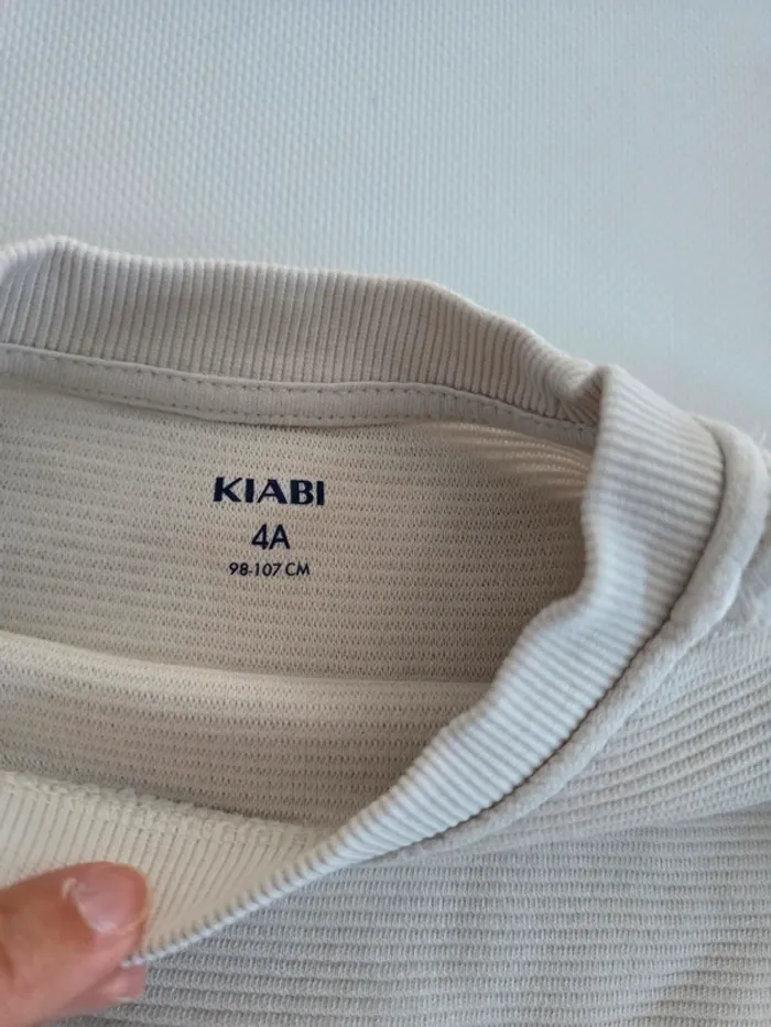 Sweat kiabi couleur crème - photo numéro 4