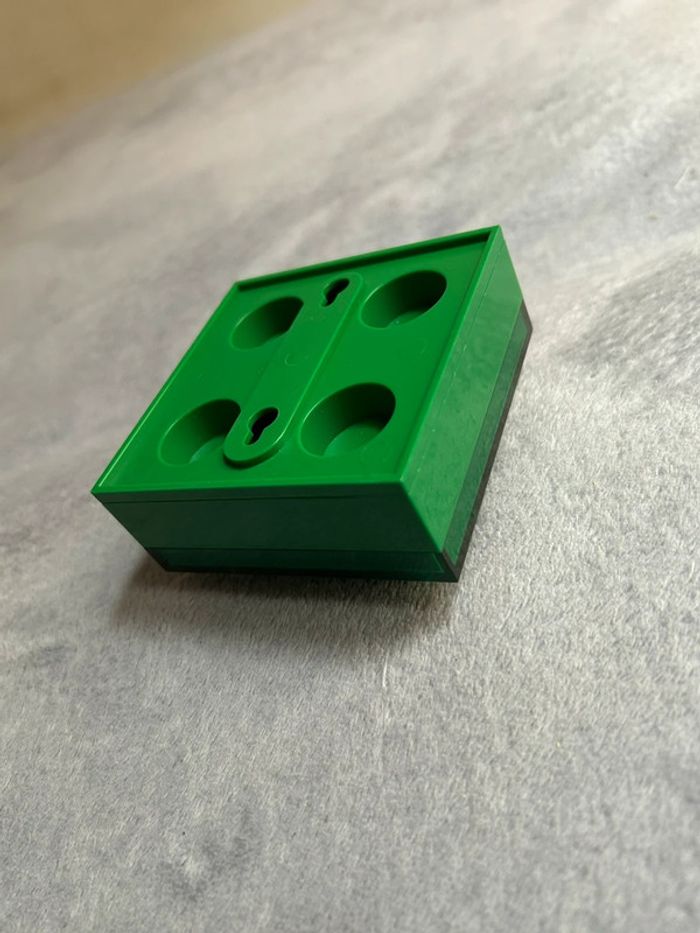 Lampe murale ou à poser verte Lego brique 2X2 en 3D fonctionne - photo numéro 4