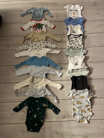 Lot de 19 bodies bébé garçon 3 mois 