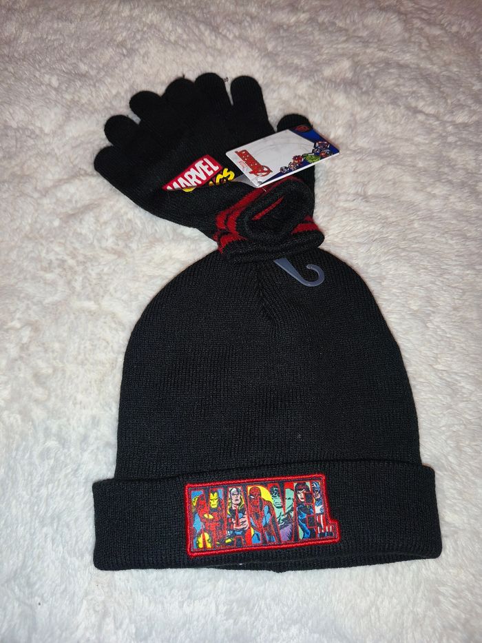 Bonnet et gant Assortie Marvel