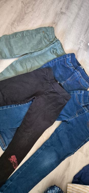 Lot pantalon + un legging puma
