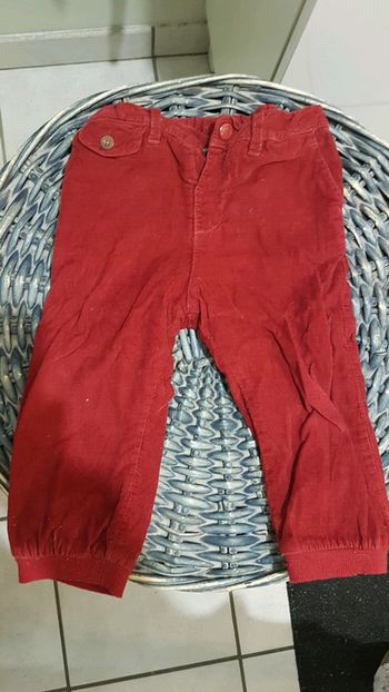 Pantalon en velours bordeaux 18 mois