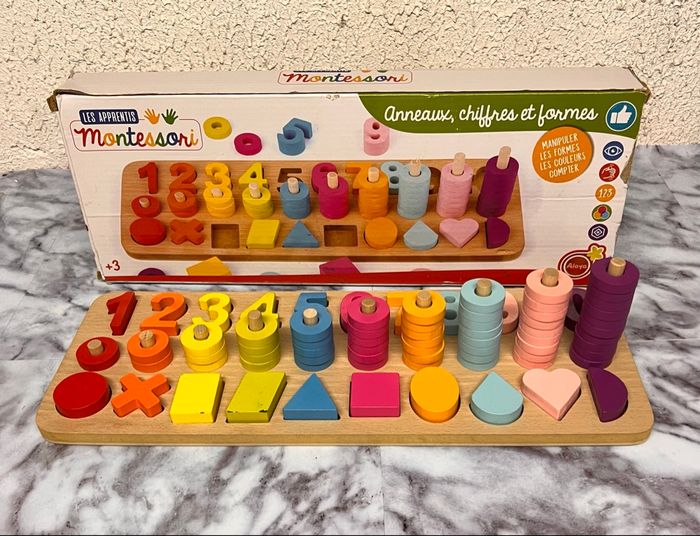 Anneaux des chiffres et des lettres Montessori