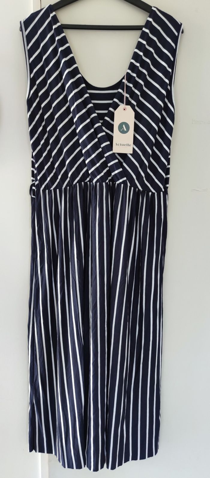 Robe sans manches avec col en V marque Actuelle taille 46/48 couleur bleu rayé blanc pour femme - photo numéro 5
