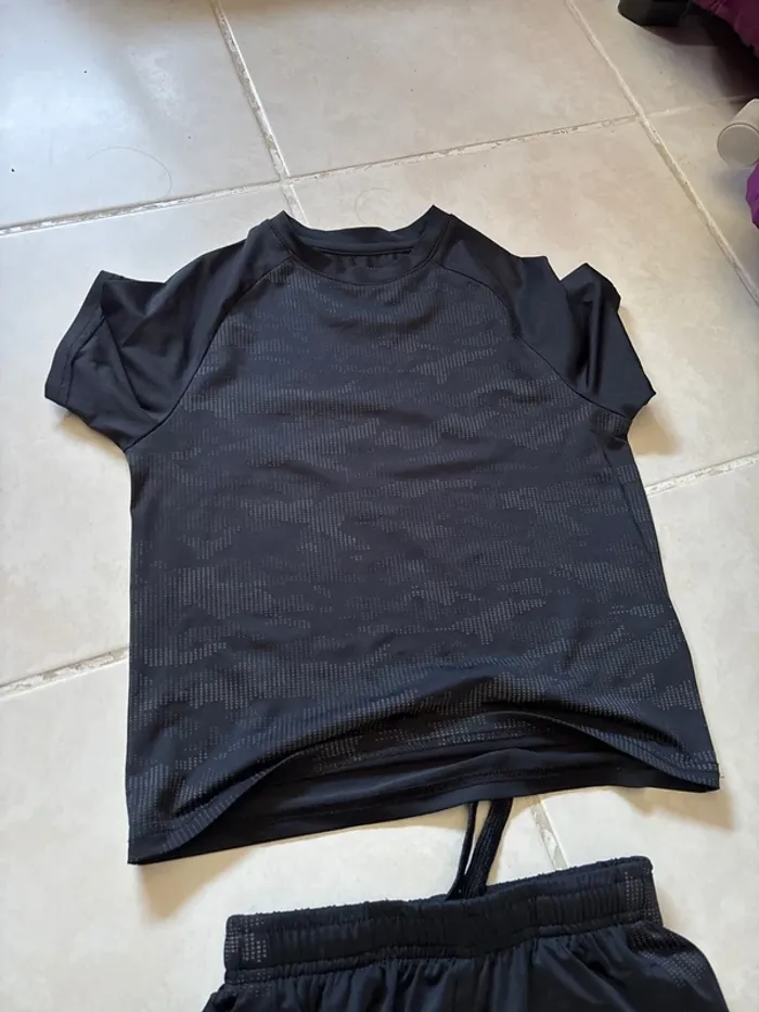 Ensemble de sport garçon taille 6ans - photo numéro 3