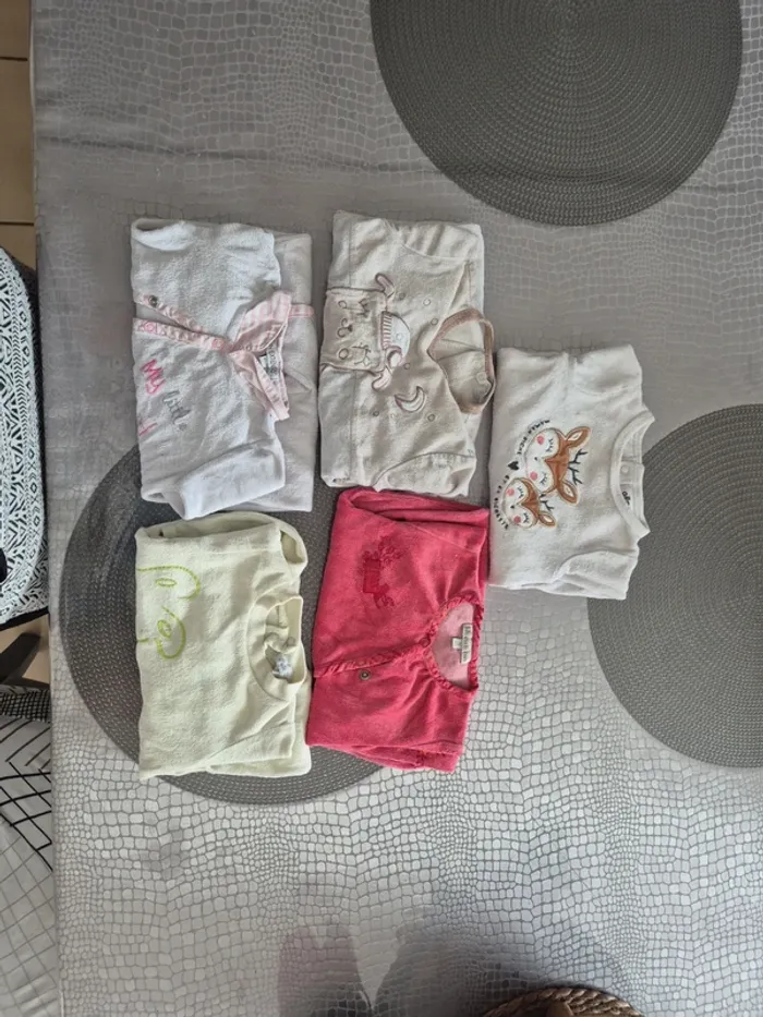 Lot de 5 pyjamas polaires