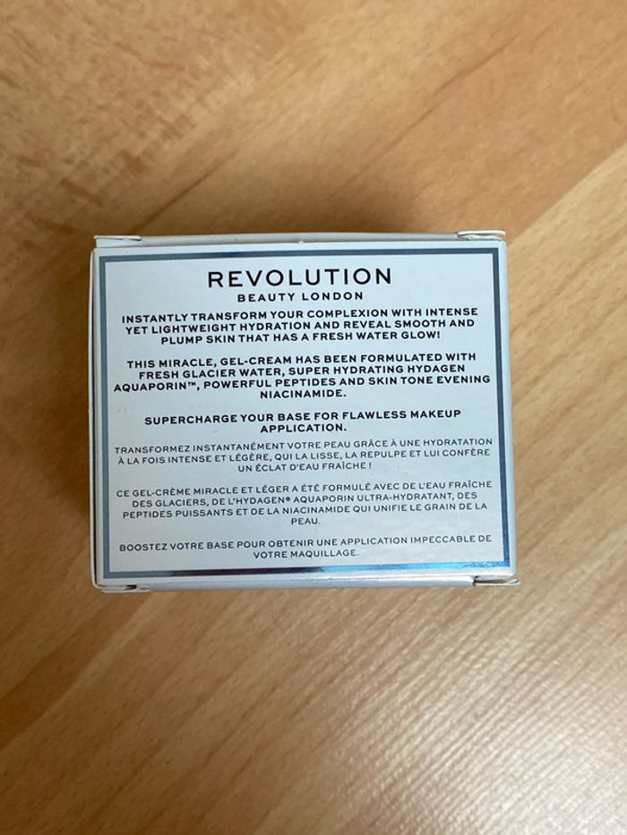 Crème pour les yeux de la marque révolution - photo numéro 3