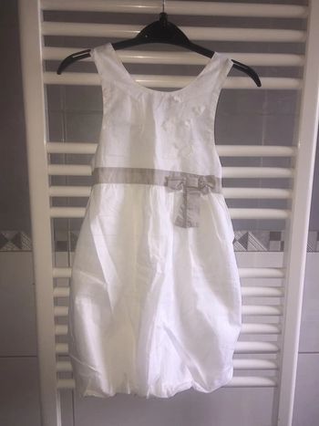 Robe Kidkanai blanche 5 ans en tbe à 5 euros