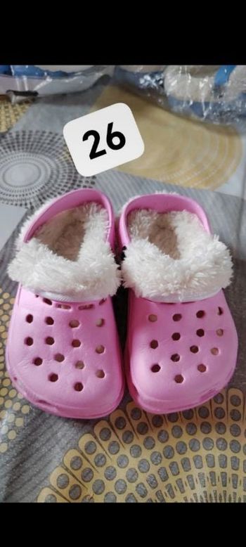 Lot crocs