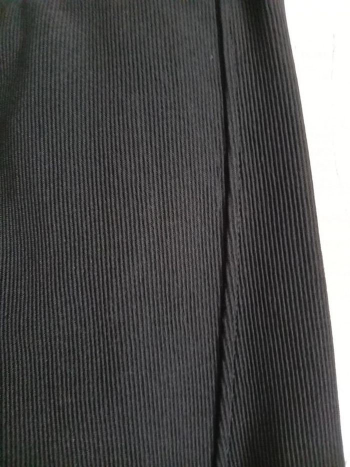 Pantalon noire côtelé - photo numéro 2