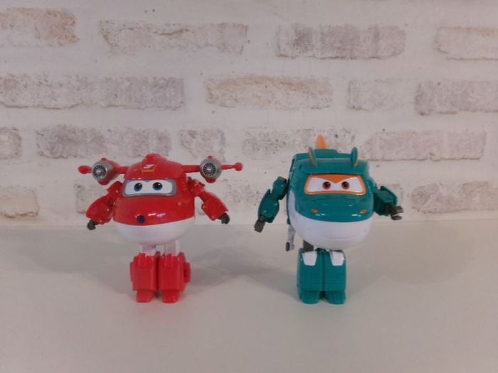 Super Wings Jett et Tino le dinosaure (1)