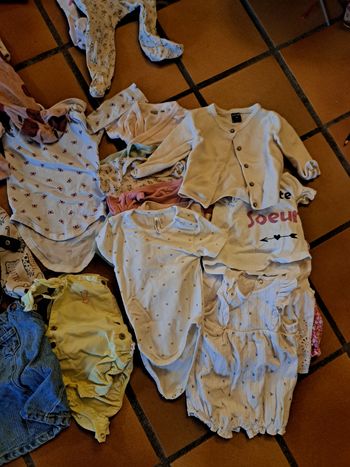 Lots de vetements bebe fille