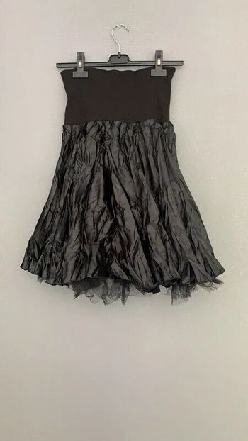 Jupe satinée avec volants Taille S