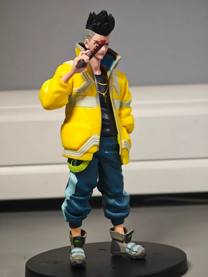 Figurine CyberPunk Edgerunners : David 17cm neuve avec boîte - photo numéro 6