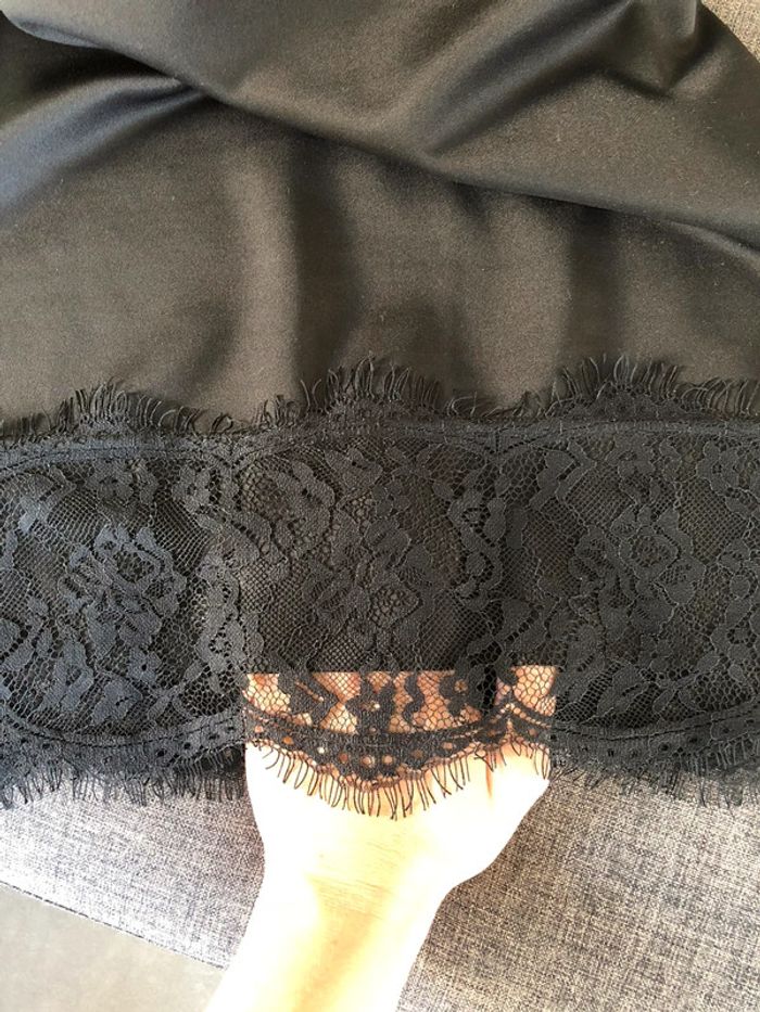 Jupe noire - photo numéro 3