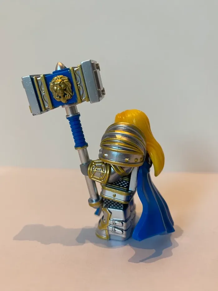 Figurine type lego Arthas. world of Warcraft - photo numéro 2