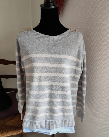Pull rayé gris