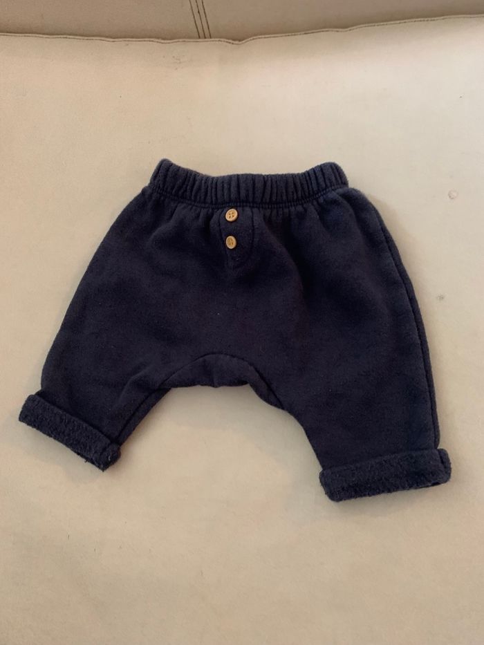Lot 5 pantalons 1 mois - photo numéro 2