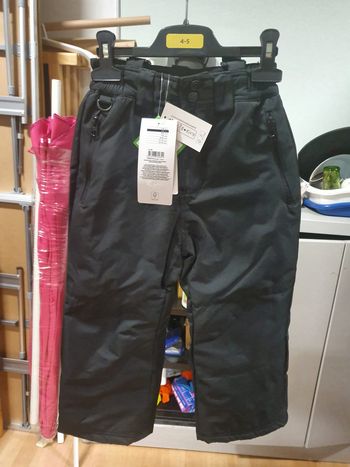 Pantalon de Ski Noir avec Bretelles Neuf T4-5 ans