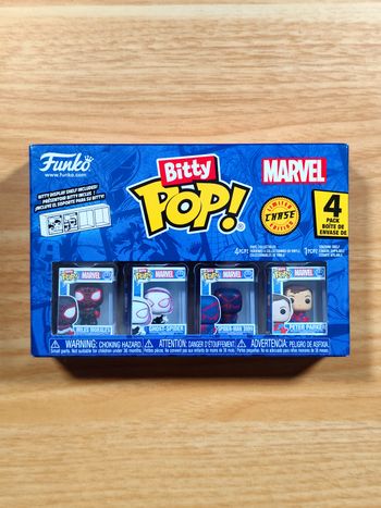 Boîte Funko Bitty Pop! Marvel - 4 Figurines (Dont 1 Chase) + Présentoir