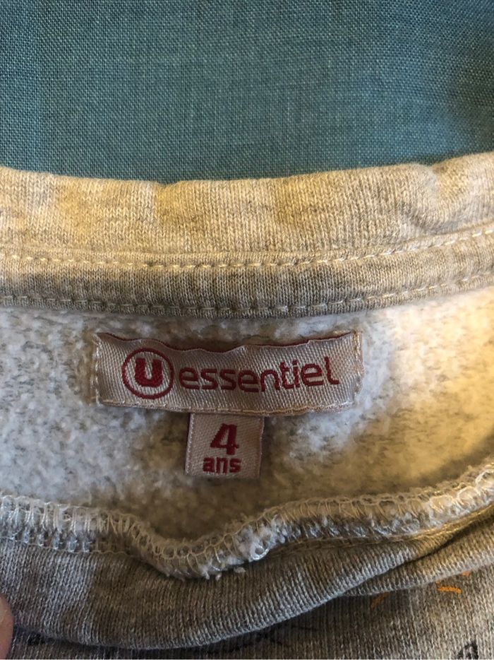 Lot vêtements enfant 4 ans - photo numéro 6