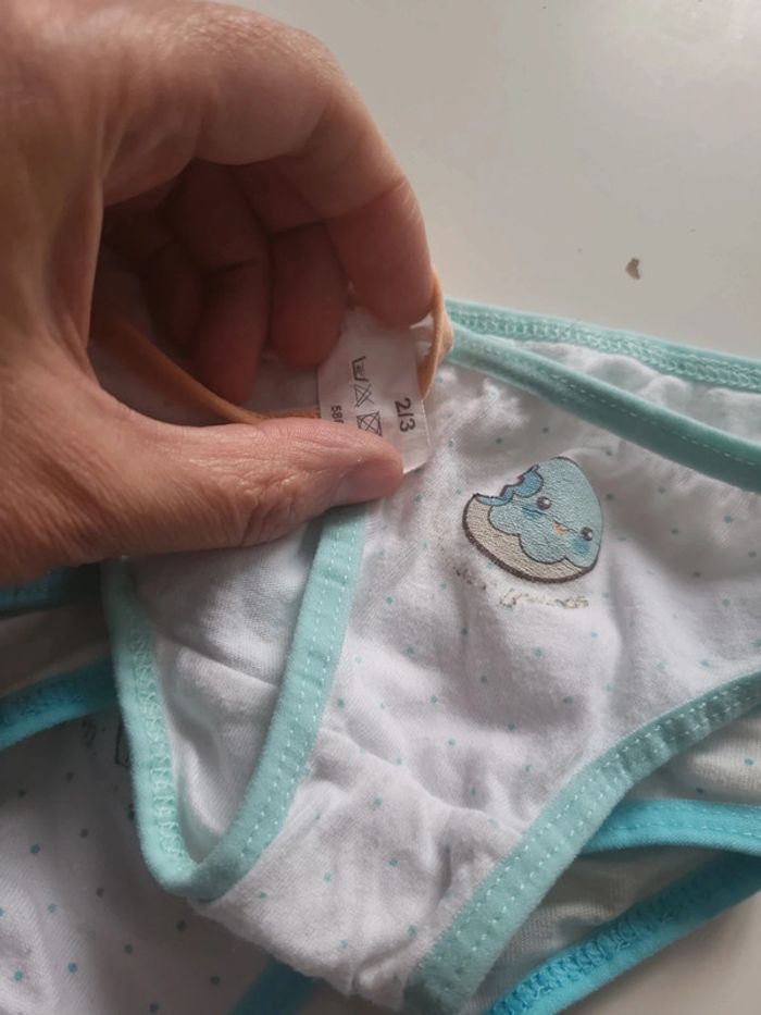 Lot de 4 culottes fille 2, 3 ans ,tex - photo numéro 2