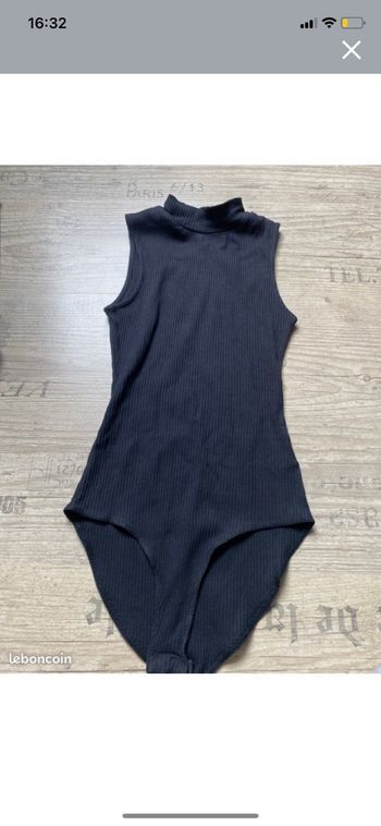 Body  simple de couleur noir