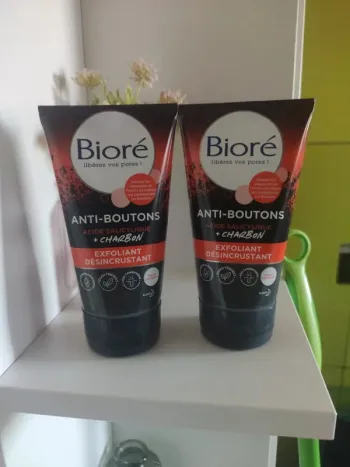 Bioré exfoliant désincrustant
