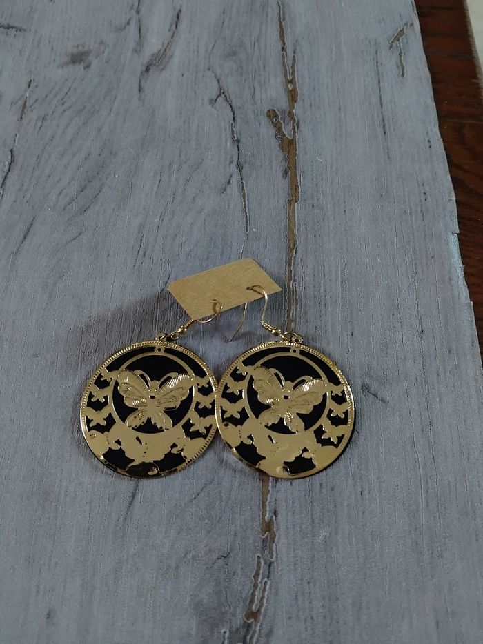 Boucles d'oreilles neuves