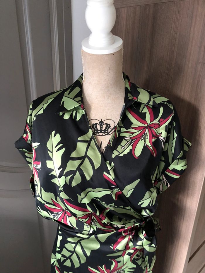 Robe cache cœur chic taille 38/40 - photo numéro 3