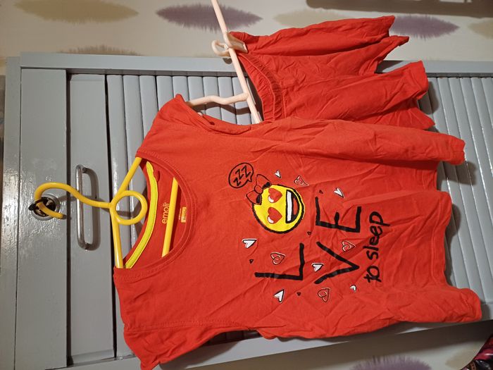 2 pyjamas 2 pièces pour filles Taille 7/8 ans - photo numéro 4