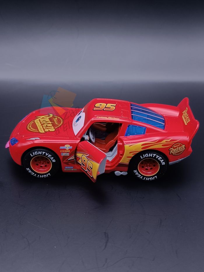 Voiture Cars Flash McQueen - photo numéro 2