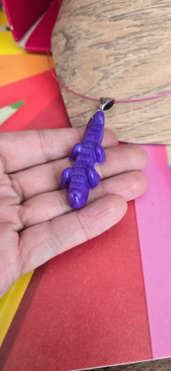 Collier crocodile bonbon violet fimo neuf - photo numéro 4
