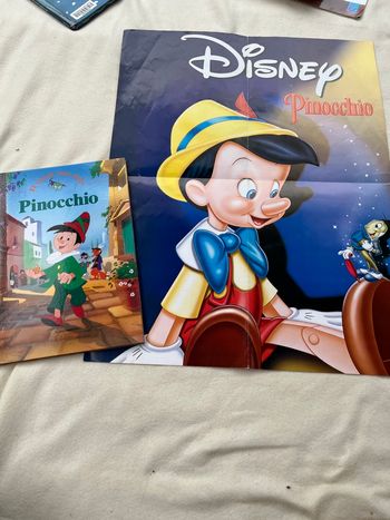 Pinocchio petit livre et affiche 