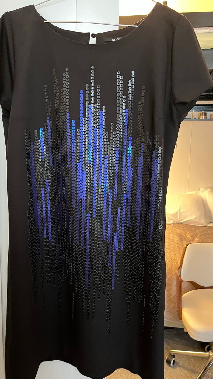 Jolie robe femme noir strass taille