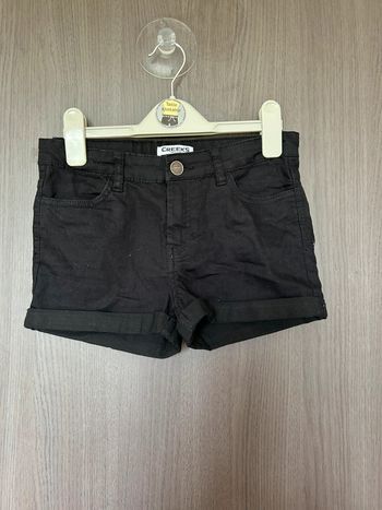 Short fille