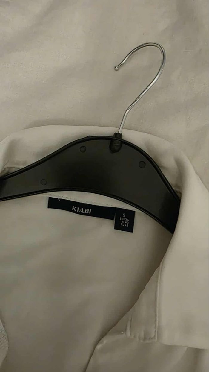 Blouse blanche - photo numéro 2