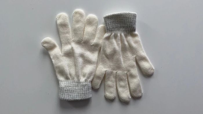 Gants neufs
