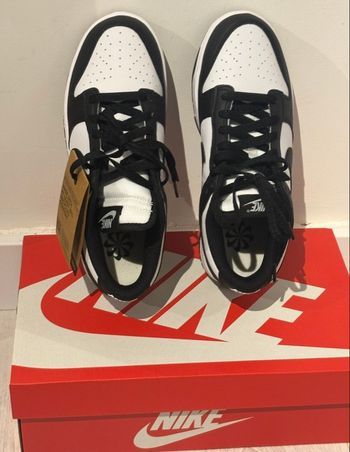 Basket Nike dunk low nature 👟  Femme taille 38,5 noire et blanche