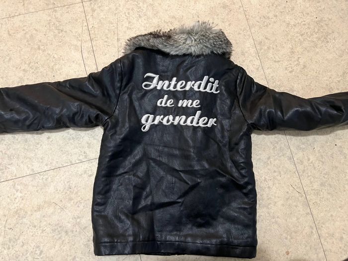 veste interdit de le gronder - photo numéro 4