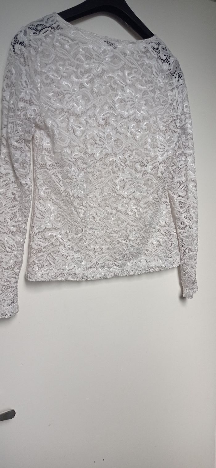 Haut en dentelle - photo numéro 5