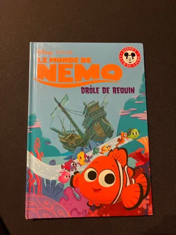 Livre pour enfants Disney le monde de nemo drôle de requin