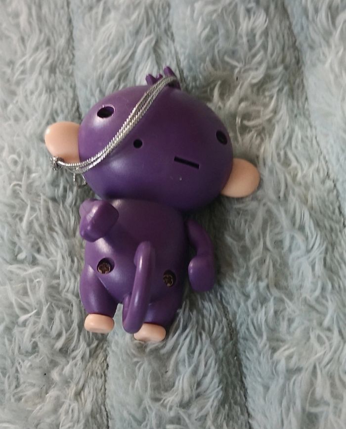 Porte-clés singe  avec lampe torche LED - photo numéro 2