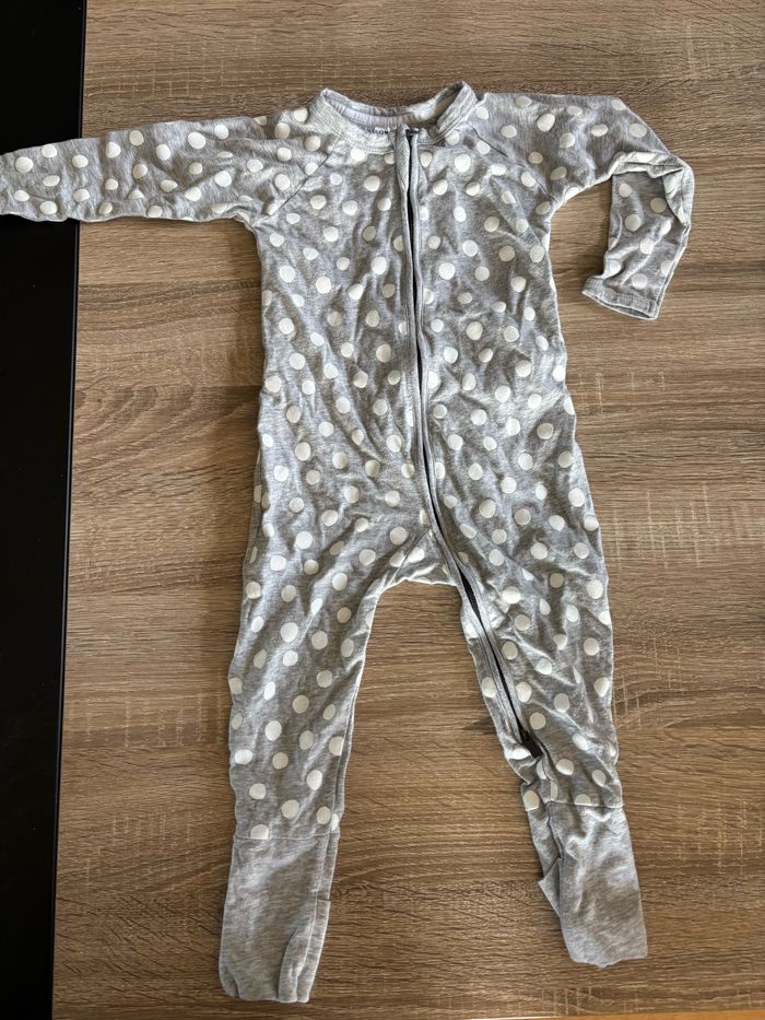 Pyjama une pièce gris à pois dim 18 mois