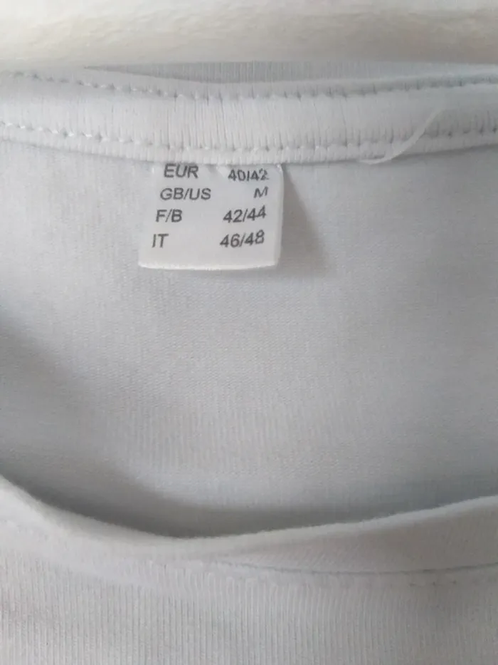 T.shirt blanc étoiles - photo numéro 4