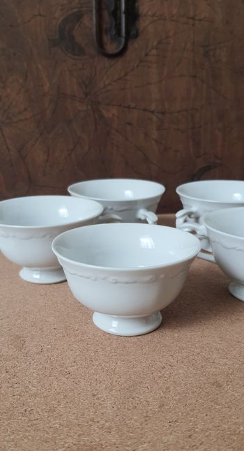 Lot de 5 tasses blanches porcelaine Damart