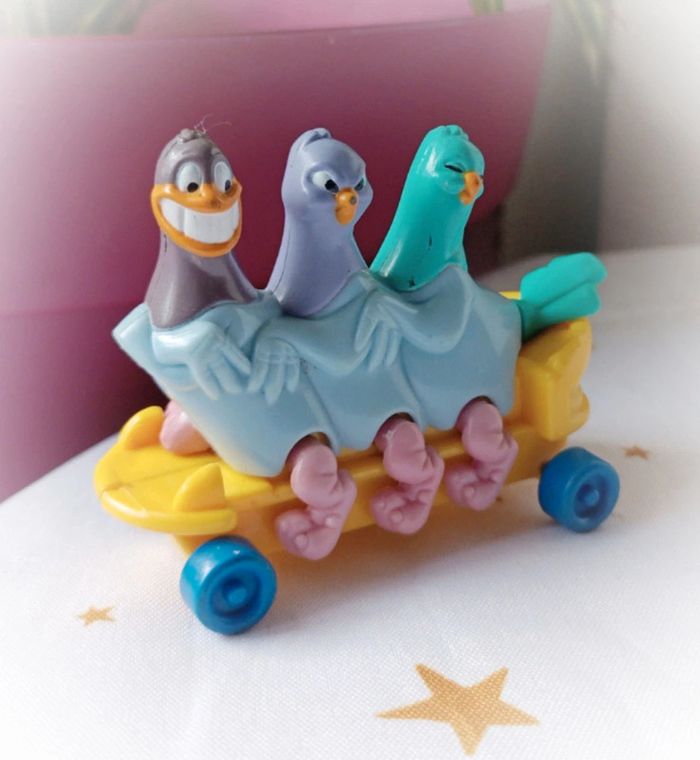Figurine oiseau bird pigeon skate jaune yellow Warner Bros 1993 animaniacs glace icecream chariot - photo numéro 2